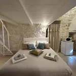 Nyaraló Bianco Calce - *